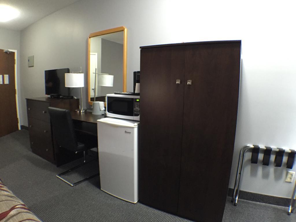 מלון Super 8 Mount Hope/Hamilton International Airport מראה חיצוני תמונה
